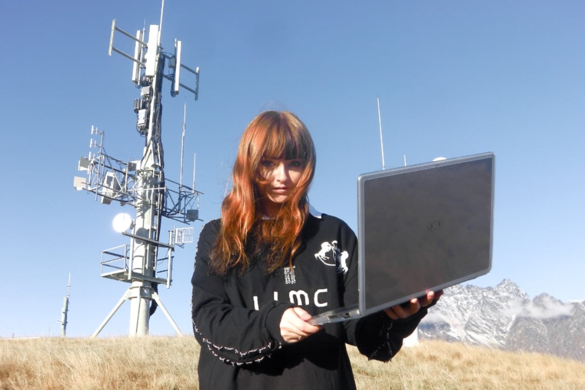 Ninajirachi lança álbum de estreia