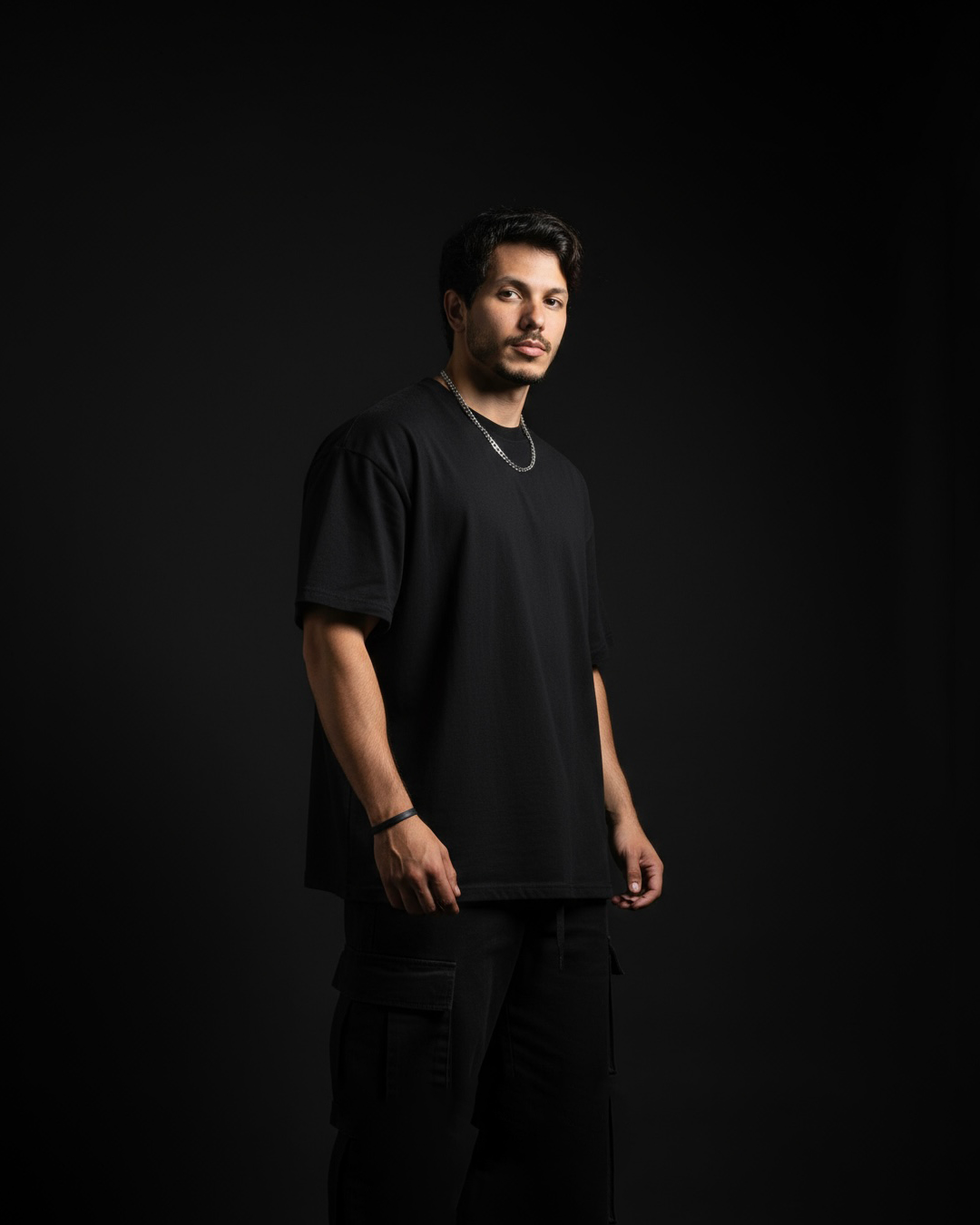 Evan Holfe — foto oficial